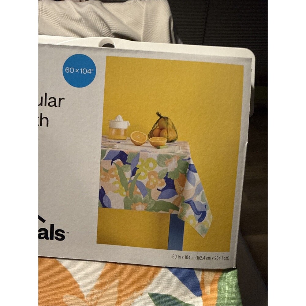 Target Room Essentials Floral Pattern Rectangular Tablecloth 60" x 104" New - Picture 4 of 6